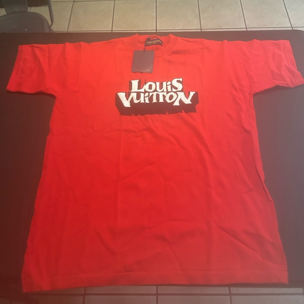 Louis Vuitton red spell out shirt size XL